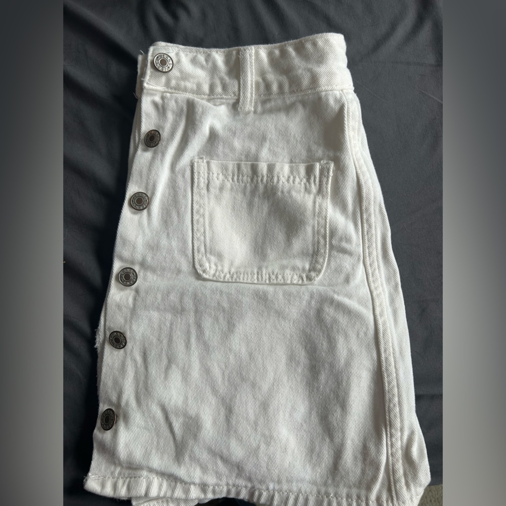 SHEIN White Button-Front Skirt